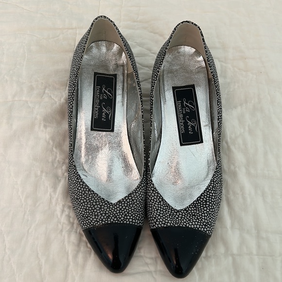 GENUINE VINTAGE Black white polka dot kitten heels 1950s 1960s Leather - Picture 3 of 11